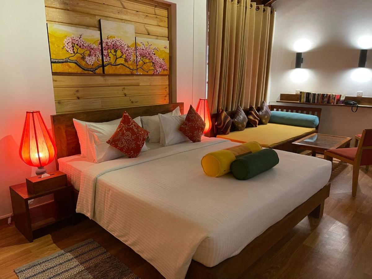 Rockside Cabanas Hotel Unawatuna Exterior photo