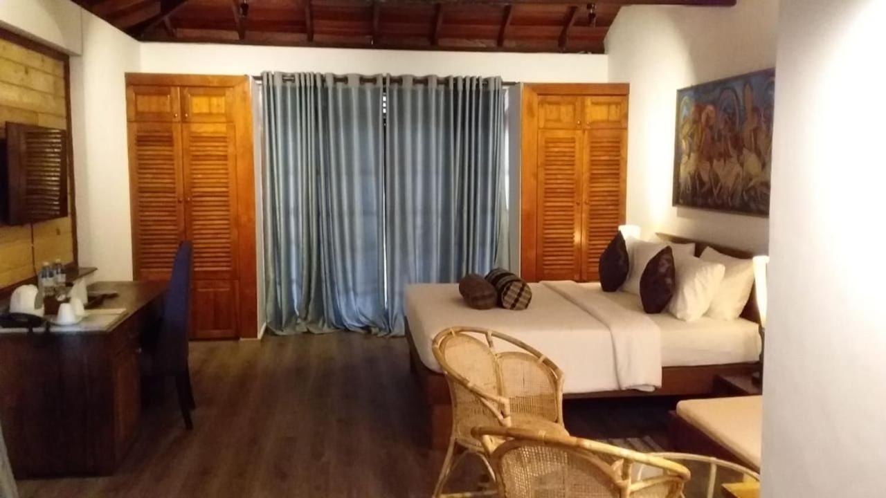 Rockside Cabanas Hotel Unawatuna Exterior photo
