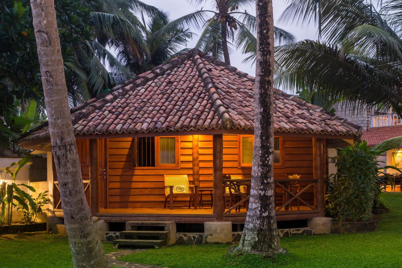 Rockside Cabanas Hotel Unawatuna Exterior photo
